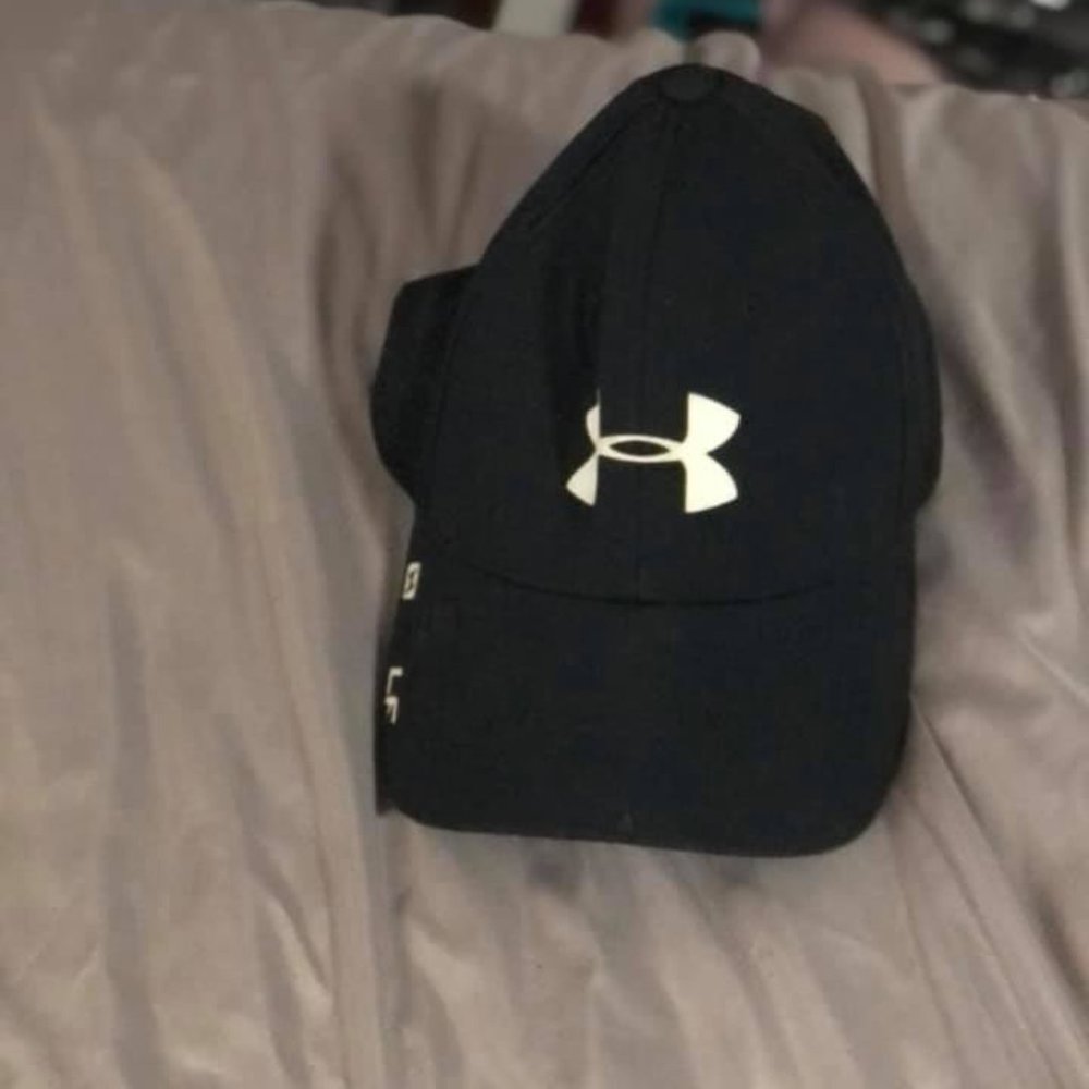 Under Armor Golf Hat